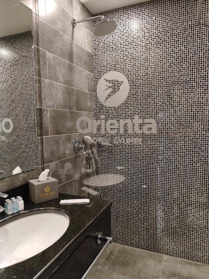 Orienta Hotel Gyumri Esterno foto