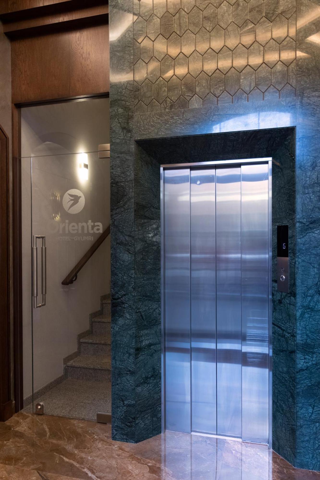 Orienta Hotel Gyumri Esterno foto